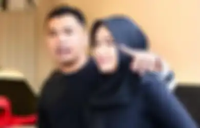 Kondisi Suaminya Makin Kurus di Penjara, Istri Putra Siregar Makin Pilu Lihat Anak Bungsunya Sakit Sambil Ciumi Foto Sang Ayah: Nangis Lah
