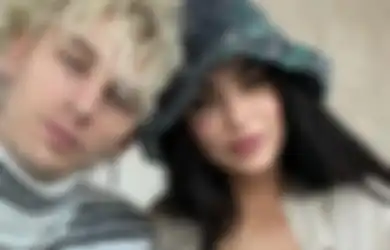 Mau Pacaran Awet Kayak Machine Gun Kelly & Megan Fox? Coba Deh Minum Darah Satu Sama lain