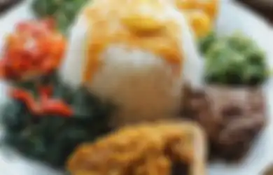 Setelah Nasi Padang Non Halal, Media Sosial Kembali Geger dengan Kemunculan Nasi Uduk Aceh dengan Lauk Olahan Babi,