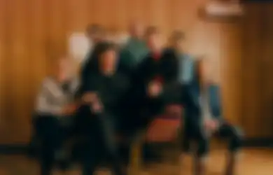 Wawancara Eksklusif HAI dengan Belle and Sebastian: Bocoran Soal Album 'A Bit of Previous'