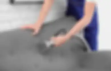 Membersihkan Sofa Kain Tanpa Air dapat Kok Dilakukan Sendiri, Ini Caranya!