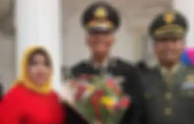 Pantas Bisa Pasang Baliho Ajakan Nikah di Klaten, Ternyata Ayah Polisi Ini Punya Profesi Mentereng, Foto Keluarganya Dikomentari