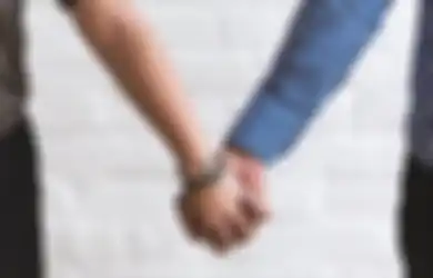 Om-om Ketangkep Basah Lakukan Hal Tak Senonoh dengan Berondong di Kontrakan, Hubungan Sesama Jenis Bikin Istri Kaget: Padahal Baik-baik Saja...