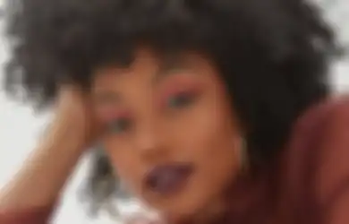 Pasti Cocok, 4 Cara Memilih Warna Lipstik Untuk Kulit Sawo Matang!