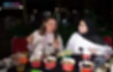 Makan Ayam Bareng Nagita Slavina, Najwa Shihab Bikin Istri Raffi Ahmad Terkejut dengan Pengakuannya yang Tak Biasa, Sang Presenter: Itu Bagian Enaknya Ya?