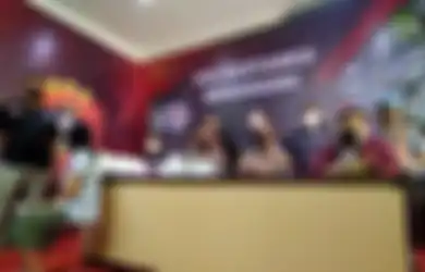 Tak Pernah Lihat Suaminya Semarah Ini, Wanita di Semarang Langsung Ketar-ketir Usai Kepergok Habiskan Tabungan Demi Hal Mengejutkan: Lama-lama Kamu Saya Usir!