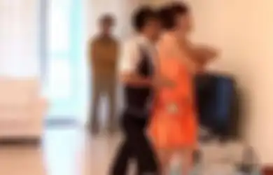 Asyik Berdansa dengan Pria Lain di Rumah, Suami Curiga Istrinya Berselingkuh, Terkuak Fakta yang Sebenarnya yang Tak Disangka-sangka!