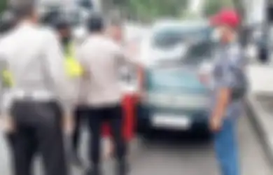 Diringkus Polisi dalam Keadaan Tak Bercelana, Sopir Angkot Ini Bawa Kabur Dua Siswi hingga ke Luar Daerah