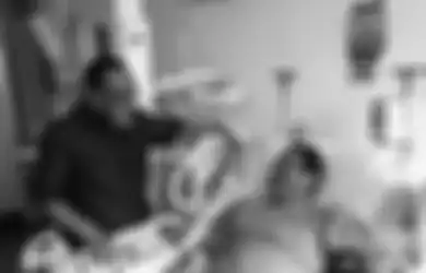 Innalillahi Wa Inna Ilaihi Rojiun, Mertua Nia Ramadhani Unggah Foto Duka, Kehilangan Sosok Tercinta yang Jadi Pembimbingnya
