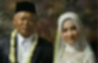 Kepincut Cinta Kakek Juragan Tanah, Gadis 19 tahun Mau Dinikahi Pria 61 Tahun Gegara Alasan Tak Terduga, Biaya Nikah Habis Rp 700 Juta hingga Dapat Mahar Mewah
