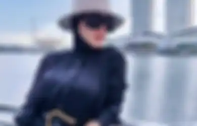 Pamer Makan Syantik dengan Menu Kelas Atas di Restoran Mewah Reino Barack, Syahrini Dapat Sentilan dari Artis Senior Hetty Koes Endang