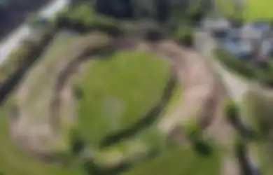 Berusia 4.800 Tahun, Misteri Lingkaran Batu Langka yang Ditemukan di Inggris Terungkap, dengan Formasi Tapal Kuda Bengkok, Apakah Berfungsi sebagai Situs Keagamaan?