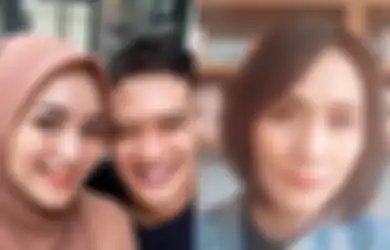 Panas Lihat Wenny Ariani Bongkar Masa Lalu Saat Tinggal Satu Atap dengan Rezky Aditya Tanpa Ikatan? Ciki Mendadak Unggah Foto Pernikahan Sambil Tuliskan Pesan Menohok, Respon Sang Suami Jadi Sorotan