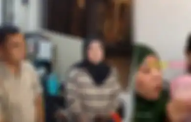 Cerai dari Doddy Sudrajat Bebas Ketemu Gala Sky, Puput Pamer Uang Segepok dari Haji Faisal, Putri Bungsunya: Ais Mau Tabung