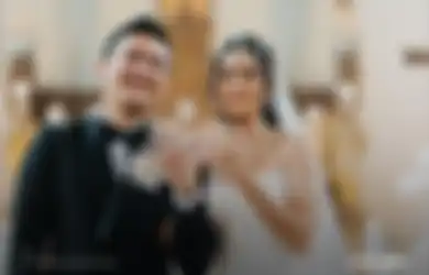 Eva Celia dan Demas Narawangsa Resmi Menikah! Cinta Pandangan Pertama Lho!