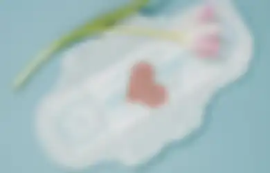 Perubahan Warna Darah Menstruasi Bikin Panik? Cek Penjelasannya Dulu!