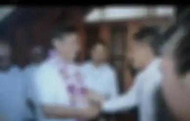 Terbiasa Dikelilingi Jenderal TNI, Ali Fanser Ketum Pemuda Bravo 5 Ternyata Anak Asuh Menko Luhut Binsar, Pamer Foto Bareng Menteri Jokowi