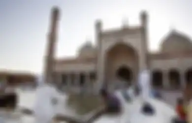 Baca Doa Ini Saat Akan Masuk dan Keluar Masjid, Jadi Upaya Memohon Rahmat dari Yang Mahakuasa
