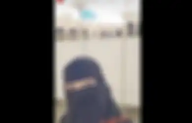 Hampir Seluruh Tubuhnya Tertutup, Ayu Ting Ting Tiba-tiba Bikin Pangling Usai Muncul Mengenakan Cadar Hitam Saat Umroh, Intip Potretnya