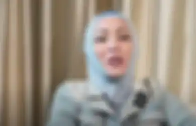Demi Penuhi Kebutuhan Hidup, Angelina Sondakh Tak Malu Lakukan Hal Ini di Stasiun MRT, Sang Artis sampai Ajak Kawan Eks Napi: Ya Begini...