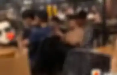 Polisi Lakukan Penyelidikan, 4 Pria yang Tertangkap Kamera Pangku-pangkuan di Kafe Jakarta Diburu Sosoknya, Pemilik Usaha Merasa Dirugikan