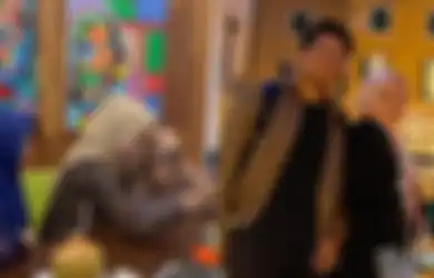 Ketegaran Atalia Runtuh, Air Mata Bercucuran Saat Lakukan Video Call dengan Ridwan Kamil usai Prosesi Memandikan Jenazah Eril