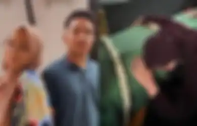 Rindu Sang Kakak yang Telah Tiada, Zara Putri Ridwan Kamil Peluk Peti Jenazah Eril Menuju Pemakaman hingga Tertidur, Atalia Praratya Pilu: Hati Ibu Mana yang Kuat