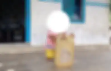 Kadung Kecanduan Hirup Aroma Pertalite Sejak Usia 3 Tahun, Balita Ini Sampai Tenteng Jeriken dan Dibawa Kesana Kemari, Terkuak Awal Mula Kondisinya