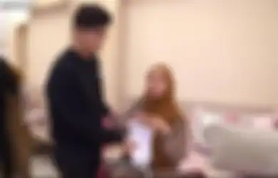 Ria Ricis Bikin Story Tentang Penyebab Rumah Tangga Hancur, Cincin di Jari Manis Jadi Sorotan, Netizen Ingatkan Teuku Ryan