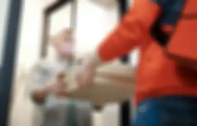 Innalillahi, Kurir Paket Ini Meninggal Dunia Usai Tak Kuat Panas-panasan di Bawah Terik Matahari saat Antar Paket, Sempat Koma 20 Menit Tanpa Ada yang Menolong