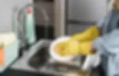 Minyak Goreng dan 4 Sisa Makanan Ini Enggak Boleh Dibuang ke Wastafel!