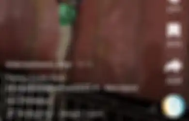 Gendong Anak Perempuannya di Pundak demi Lihat di Balik Dinding Pembatas, Pria Ini Banjir Pujian Netizen Usai Viral: Terimakasih Ayah!