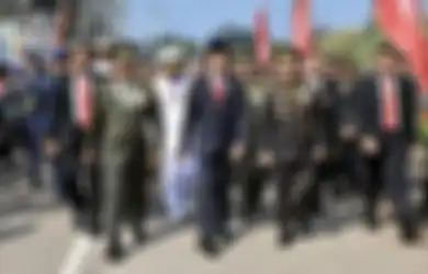 Pantas Sakit Hati, Begini Penyebab Jenderal Gatot Nurmantyo Didepak, Foto Presiden Jokowi Jalan Kaki di HUT TNI Sempat Heboh