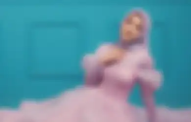 Kini Berada Pusaran Panas Konflik dengan Nathalie Holscher, Putri Delina Sempat Dapat Terawangan Terkait Mendiang Lina Jubaedah dari Sosok ini, Sebut Ada yang Membelenggu