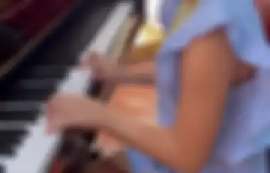 Gempi Unjuk Gigi Main Piano, Gisel Bicara Bakat Seni Anak Gading Marten, Foto Liburan di Singapura Curi Perhatian