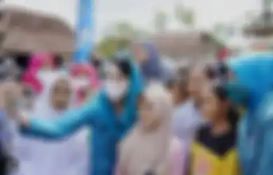 Disebut Sombong Usai Tak Beri Jabatan Tangan pada Ibu-ibu, Arumi Bachsin Bongkar Fakta Sebenarnya: Sangat Menyayangkan ya..