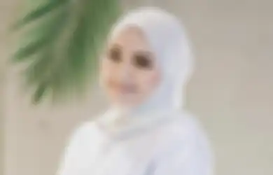 Nathalie Holscher Terciduk Datangi Makam Lina Jubaedah, Penjaga Makam Sebut Ibu Sambung Putri Delina Lakukan Ini
