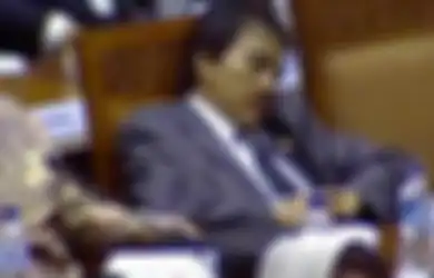 'Kasusnya Roy Suryo Hilang Gitu Saja' Nikita Mirzani Protes ke Polisi, Petinggi Polri Sampai Ikut Turun Tangan, Foto Eks Menteri SBY Disorot