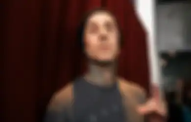 Akhirnya Terungkap, Ini Penyakit Travis Barker yang Bikin Dirinya Dilarikan ke Rumah Sakit