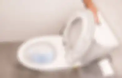 Kamar Mandi Bau Pesing Bikin Kepala Pusing, Padukan Dua Bahan Dapur Ini untuk Mengatasinya