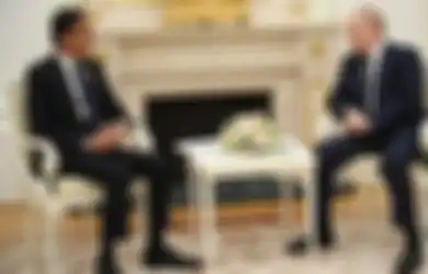 Dijamu Cuma dengan Meja Kecil oleh Vladimir Putin ketika Temui Presiden Jokowi, Ternyata Makna di Balik Meja Berukuran 5 Meter Khas Rusia Ini Bukan Sembarangan