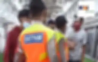 Viral, Penumpang KRL Diturunkan Karena Ketahuan Ngobrol dalam Kereta, KAI: Itu Sudah SOP!