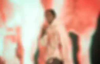 Belajar dari Insiden Astroworld, Travis Scott Hentikan Show  Sejenak untuk Keamanan Penonton!