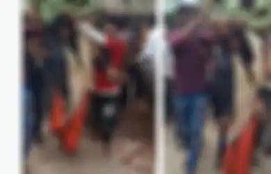 Ketangkap Basah Selingkuh, Wanita Ini Dipukuli hingga Diarak Warga Sambil Dipaksa Gendong Suami Keliling Desa, Begini Nasib sang Istri Pasca Insiden yang Bikin Syok