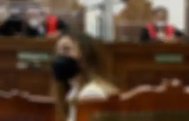 Omongannya Mencla-mencle? Kesaksian Chandrika Chika Dipertanyakan Hakim, Ternyata Berbeda dengan BAP Polisi soal Pengeroyokan Rico Valentino dan Putra Siregar