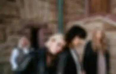 Memperlihatkan Kompleksitas Masa Remaja Queer di Lingkungan Konservatif, Tha Aces Rilis Video Klip 'Girls Make Me Wanna Die'