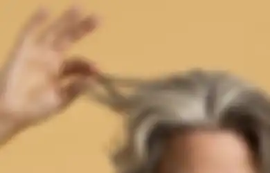 Aneka Tips Kecantikan, Dijamin Langsung Hitam, Ternyata Begini Cara Alami Hilangkan Uban di Rambut
