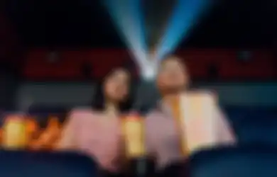 Ini yang Bakal Dilakukan Tiap Golongan Darah Kalau Enggak Bisa Deket Doi Saat Nonton Film di Bioskop