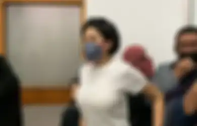 UPDATE Terbaru! Nikita Mirzani Ditemani Anaknya Saat Berada di Mapolresta Serang Kota, Begini Sikap Rival Dito Mahendra Kala Dijemput Paksa Polisi