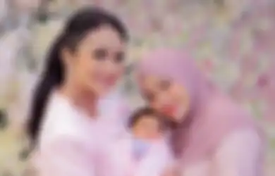 Bak Pinang Dibelah Dua, Wajah Aurel Hermansyah Masa Kecil Dinilai Mirip dengan Ameena, Foto Jadul Ini Jadi Bukti